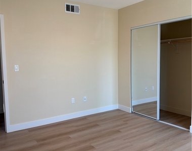 908 Lakme Avenue - Photo Thumbnail 11