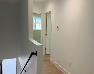 908 Lakme Avenue - Photo Thumbnail 16
