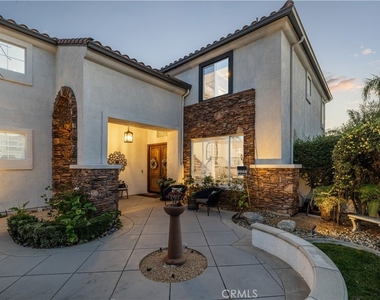 2384 Canyon Crest - Photo Thumbnail 7