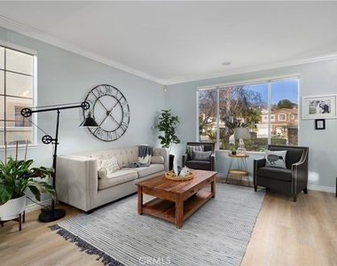 2384 Canyon Crest - Photo Thumbnail 12