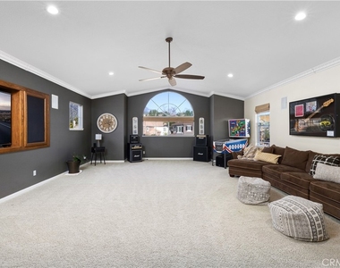 2384 Canyon Crest - Photo Thumbnail 37