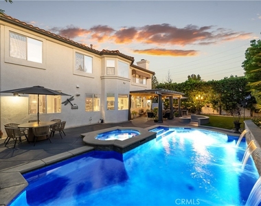 2384 Canyon Crest - Photo Thumbnail 2