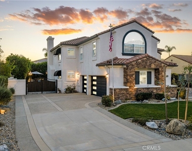 2384 Canyon Crest - Photo Thumbnail 3