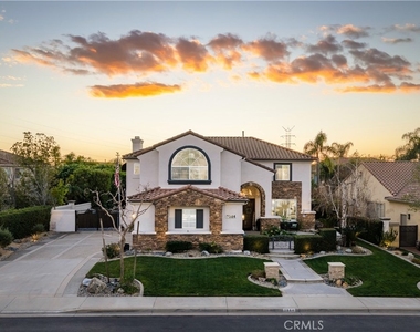 2384 Canyon Crest - Photo Thumbnail 4