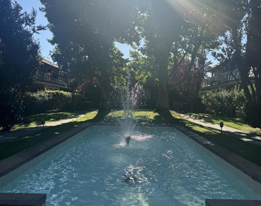 752 University Ave - Photo Thumbnail 1