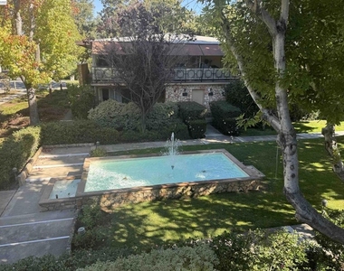 752 University Ave - Photo Thumbnail 56
