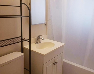 903 East Street - Photo Thumbnail 5