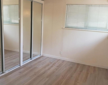 903 East Street - Photo Thumbnail 4