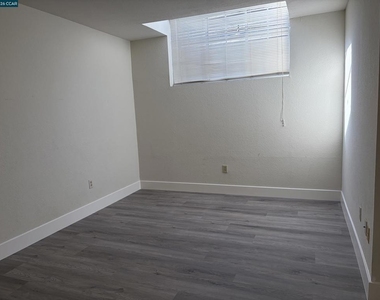 1671 Brush Creek Pl - Photo Thumbnail 15