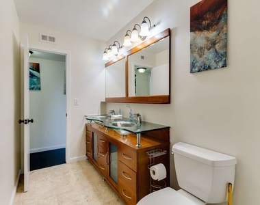 11257 Collett Avenue - Photo Thumbnail 34