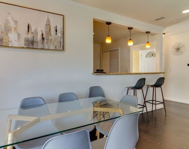 11257 Collett Avenue - Photo Thumbnail 8
