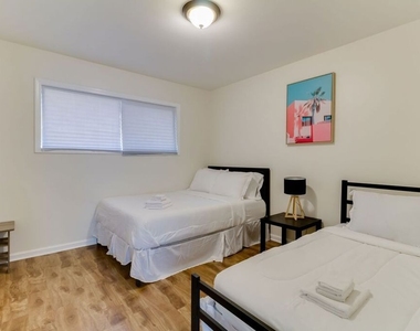 11257 Collett Avenue - Photo Thumbnail 23