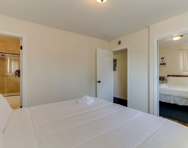 11257 Collett Avenue - Photo Thumbnail 32