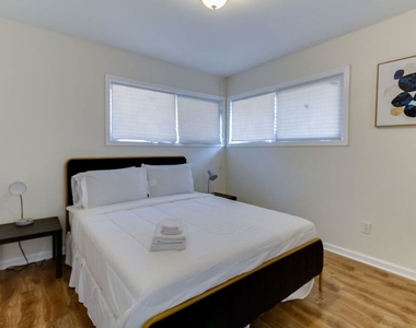 11257 Collett Avenue - Photo Thumbnail 40