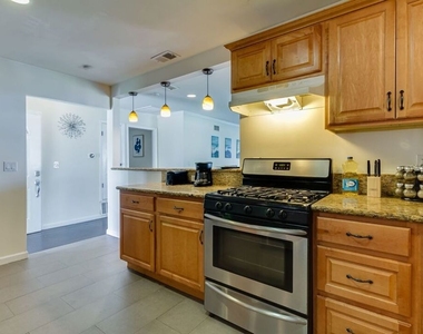 11257 Collett Avenue - Photo Thumbnail 17