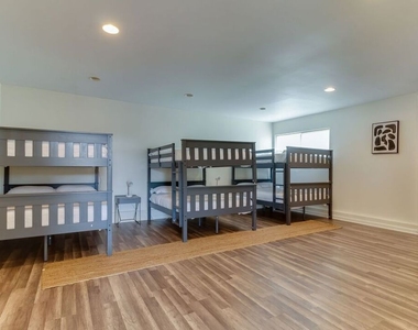 11257 Collett Avenue - Photo Thumbnail 22