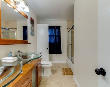 11257 Collett Avenue - Photo Thumbnail 36