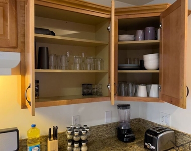 11257 Collett Avenue - Photo Thumbnail 12