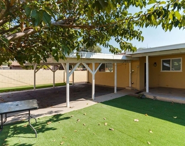 11257 Collett Avenue - Photo Thumbnail 46