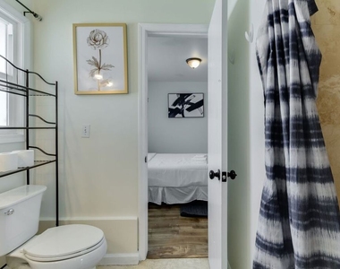 11257 Collett Avenue - Photo Thumbnail 29