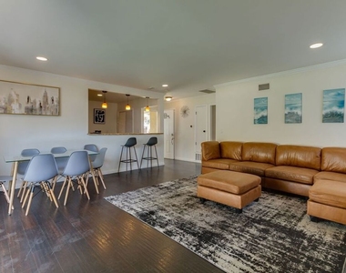 11257 Collett Avenue - Photo Thumbnail 7