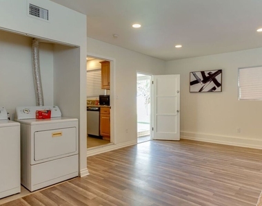 11257 Collett Avenue - Photo Thumbnail 20