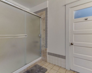 4825 Mascot Street - Photo Thumbnail 9