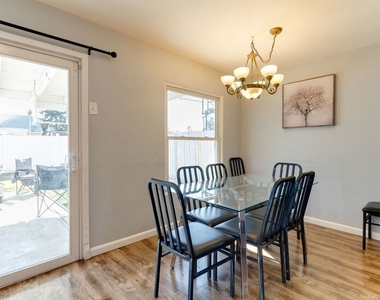 7858 Jamieson Avenue - Photo Thumbnail 9