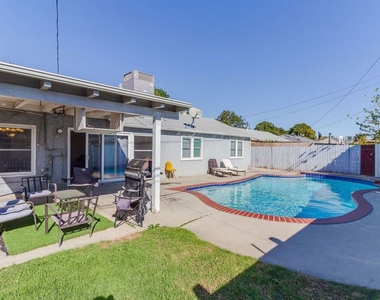 7858 Jamieson Avenue - Photo Thumbnail 31