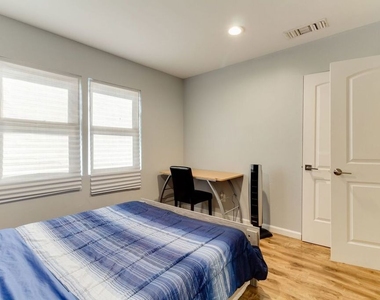 7858 Jamieson Avenue - Photo Thumbnail 25