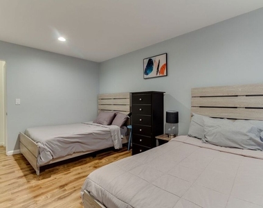 7858 Jamieson Avenue - Photo Thumbnail 20
