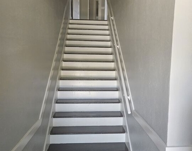 2934 1/2 S Normandie Avenue - Photo Thumbnail 12