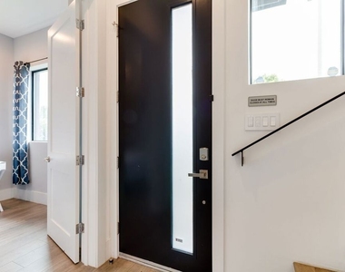 4826 W Pickford - Photo Thumbnail 5