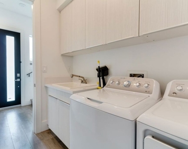 4826 W Pickford - Photo Thumbnail 10