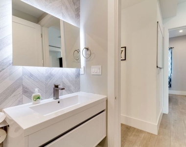 4826 W Pickford - Photo Thumbnail 12
