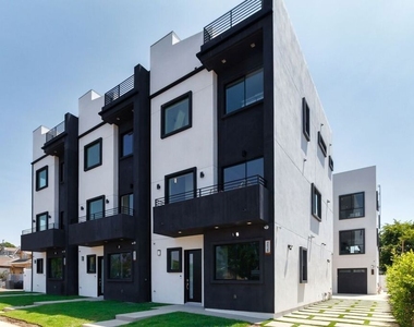 4826 W Pickford - Photo Thumbnail 2