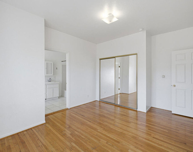 1097 S Orange Drive - Photo Thumbnail 27