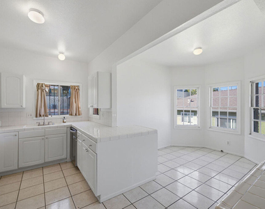 1097 S Orange Drive - Photo Thumbnail 18