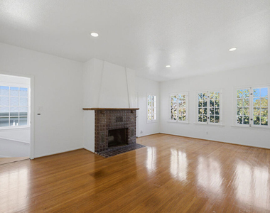 1097 S Orange Drive - Photo Thumbnail 10