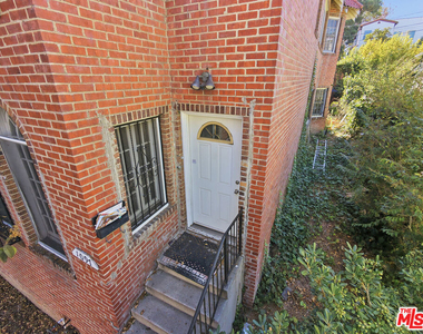 1097 S Orange Drive - Photo Thumbnail 3