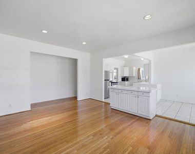 1097 S Orange Drive - Photo Thumbnail 16