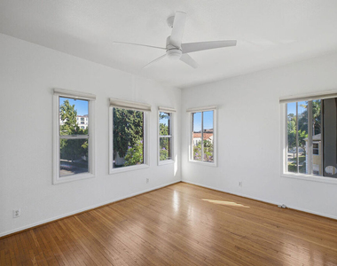 1097 S Orange Drive - Photo Thumbnail 32