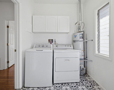 1097 S Orange Drive - Photo Thumbnail 34