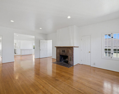 1097 S Orange Drive - Photo Thumbnail 11