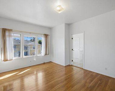 1097 S Orange Drive - Photo Thumbnail 23
