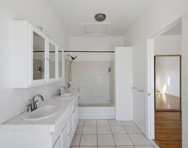 1097 S Orange Drive - Photo Thumbnail 29