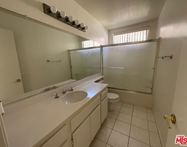 1439 Allin Lane - Photo Thumbnail 7