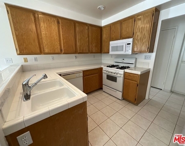1439 Allin Lane - Photo Thumbnail 3