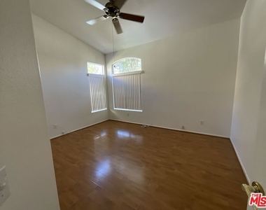 1439 Allin Lane - Photo Thumbnail 11
