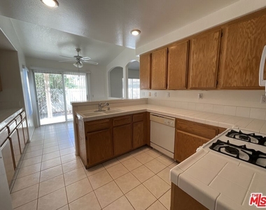 1439 Allin Lane - Photo Thumbnail 8